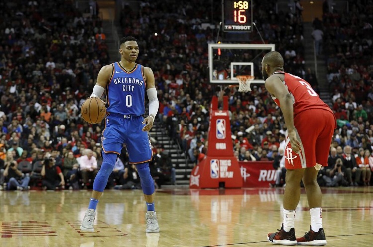 控卫之争！美媒发问：威少vs保罗 谁拥有更出色的NBA生涯？