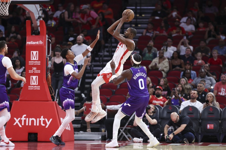 媒体人：火箭球迷在主场赛前90分钟可半价吃美食 只为提升上座率