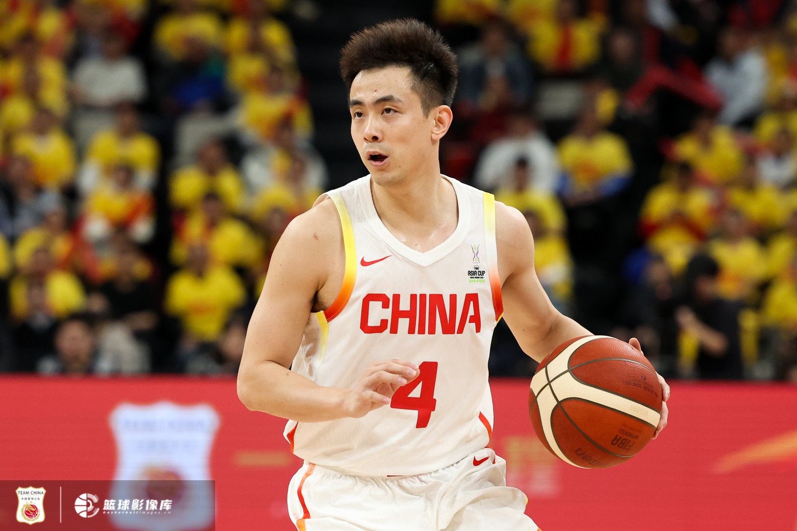 媒体人：男篮后场运转近乎瘫痪吞完败 对手憋着一股劲要赢球