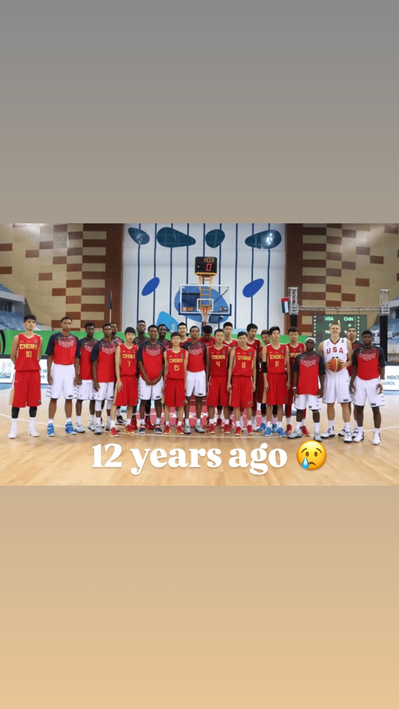 你认得几个？贺希宁晒12年前中国队vs美国队友谊赛合照