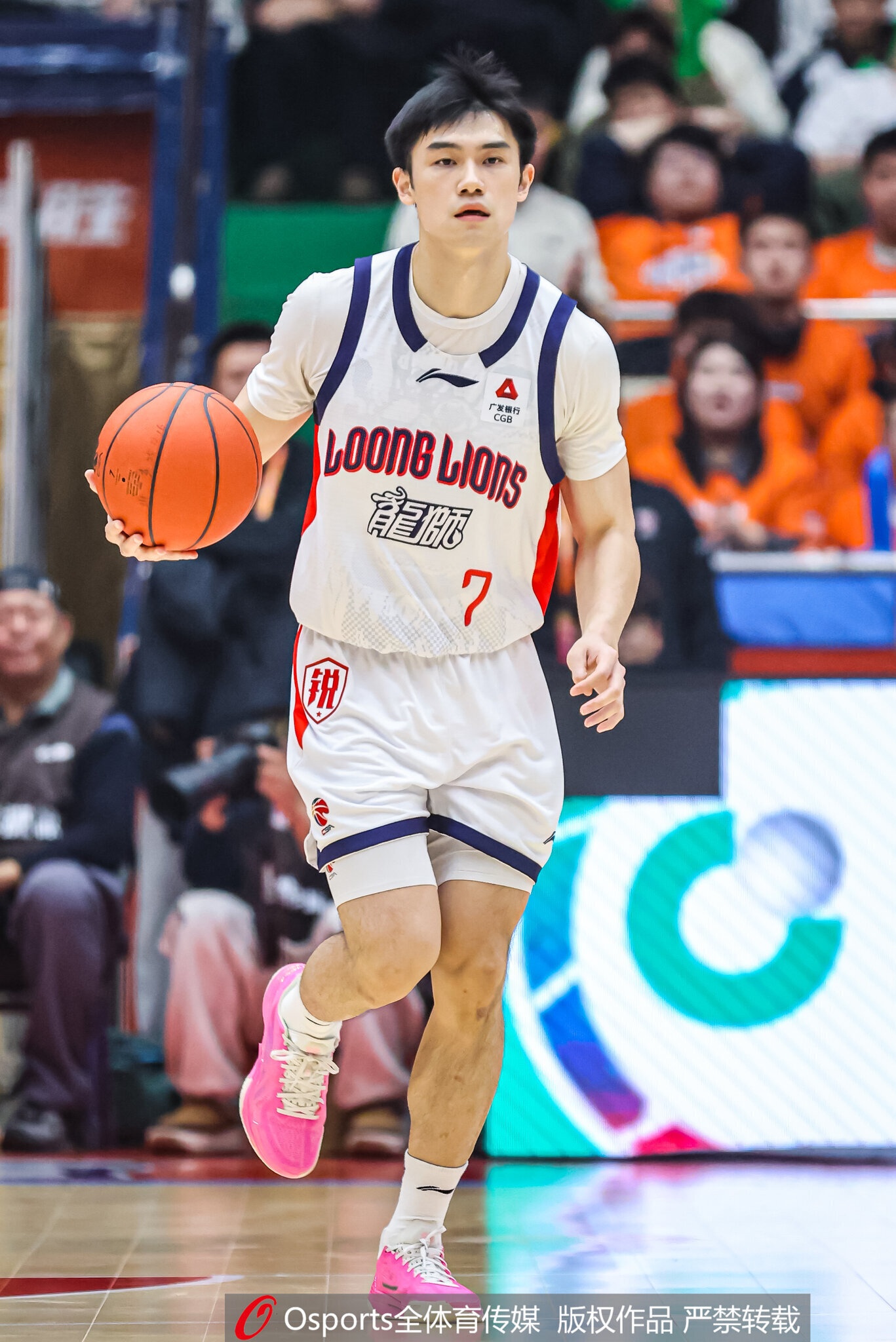 上赛季在广州场均2.6分！媒体人：宁波男篮预计签约后卫邵炜昀